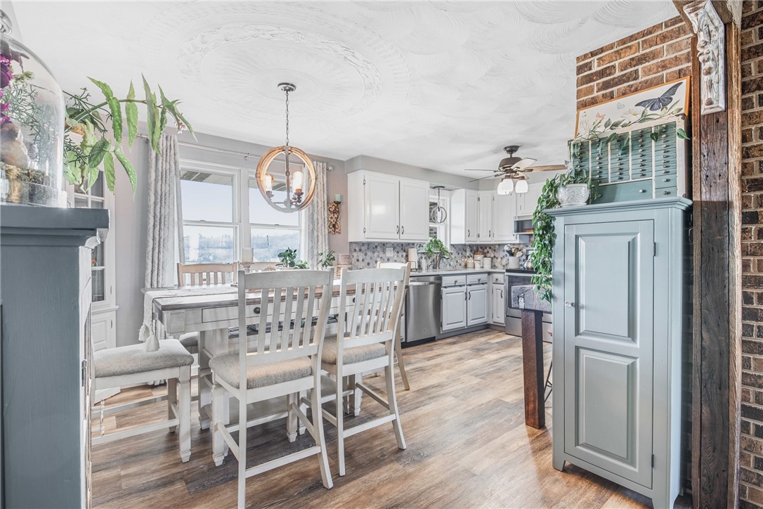 Windber, Pennsylvania 15963, United States, 3 Bedrooms Bedrooms, ,3 BathroomsBathrooms,Residential,Pending,100253