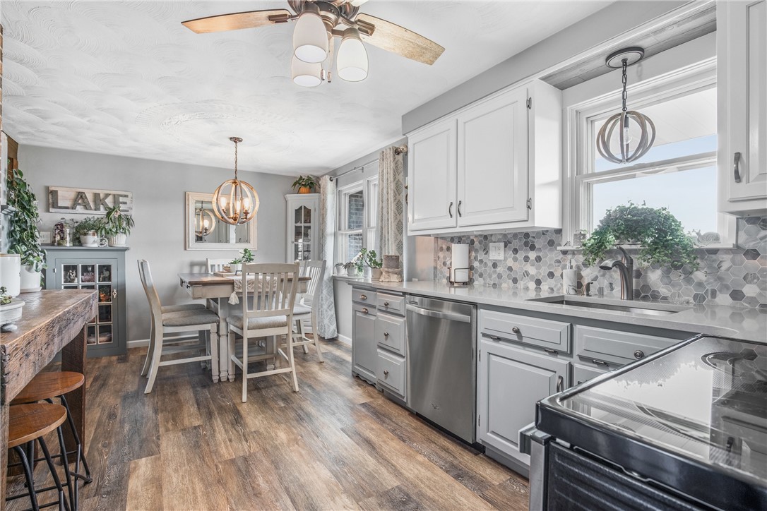 Windber, Pennsylvania 15963, United States, 3 Bedrooms Bedrooms, ,3 BathroomsBathrooms,Residential,Pending,100253