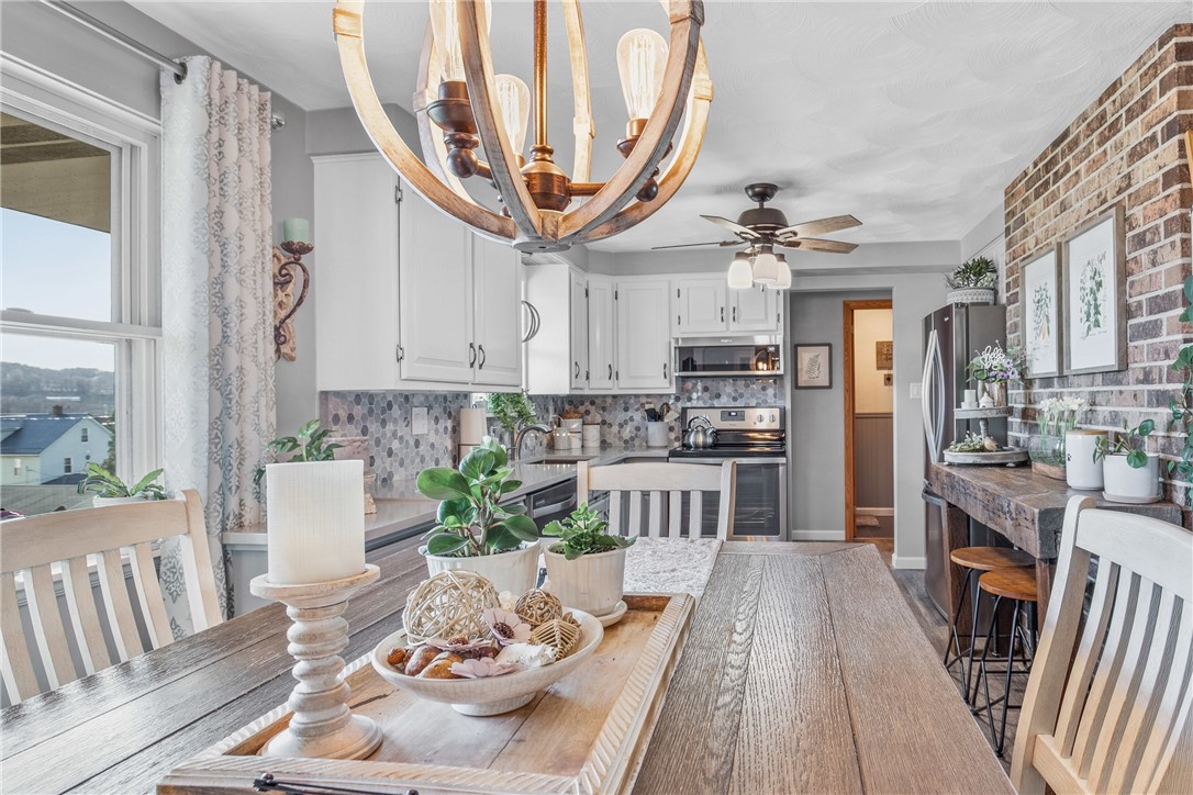 Windber, Pennsylvania 15963, United States, 3 Bedrooms Bedrooms, ,3 BathroomsBathrooms,Residential,Pending,100253