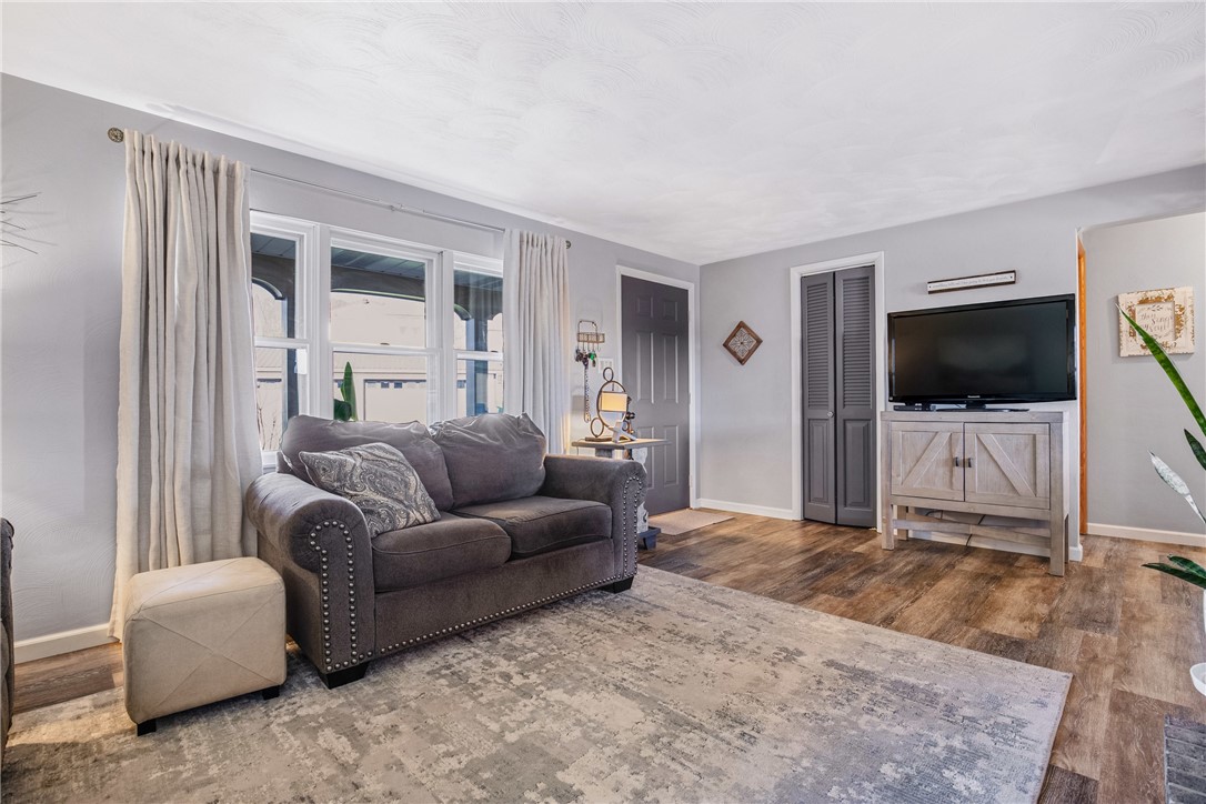 Windber, Pennsylvania 15963, United States, 3 Bedrooms Bedrooms, ,3 BathroomsBathrooms,Residential,Pending,100253