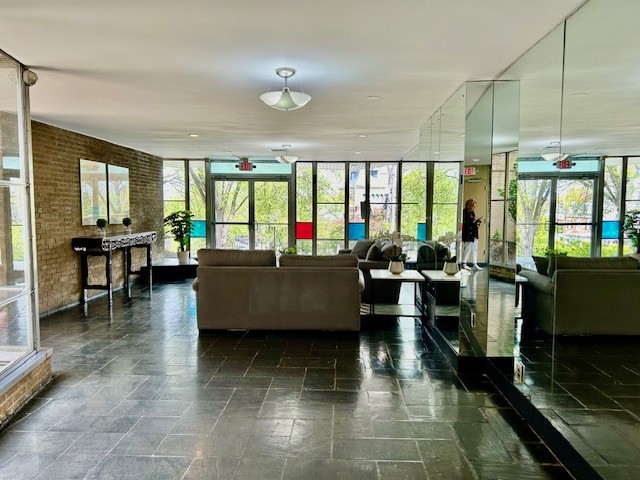 Shadyside, Pennsylvania 15232, United States, 2 Bedrooms Bedrooms, ,1 BathroomBathrooms,Residential,Active,255082