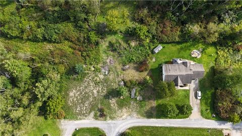 26 Holiday Dr Cranberry Twp PA 16066