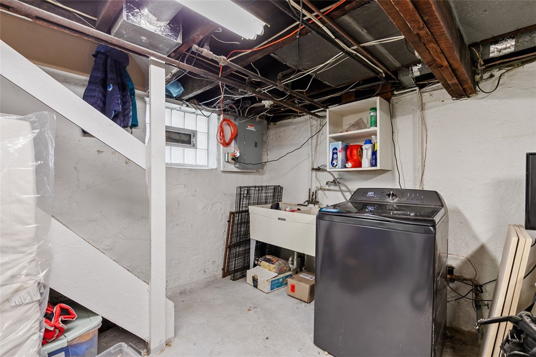 Overbrook, Pennsylvania 15234, United States, 2 Bedrooms Bedrooms, ,2 BathroomsBathrooms,Residential,Active,244899