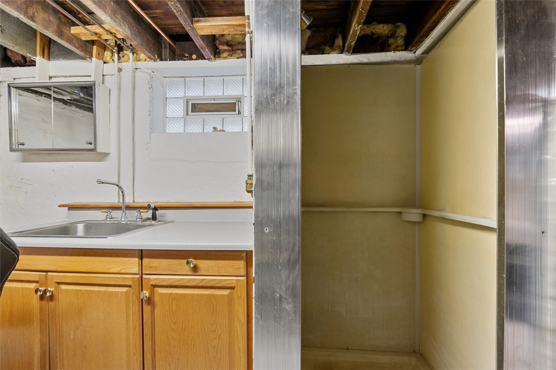 Overbrook, Pennsylvania 15234, United States, 2 Bedrooms Bedrooms, ,2 BathroomsBathrooms,Residential,Active,244899