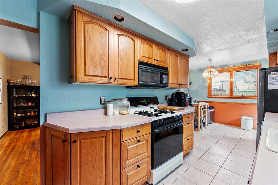 Overbrook, Pennsylvania 15234, United States, 2 Bedrooms Bedrooms, ,2 BathroomsBathrooms,Residential,Active,244899