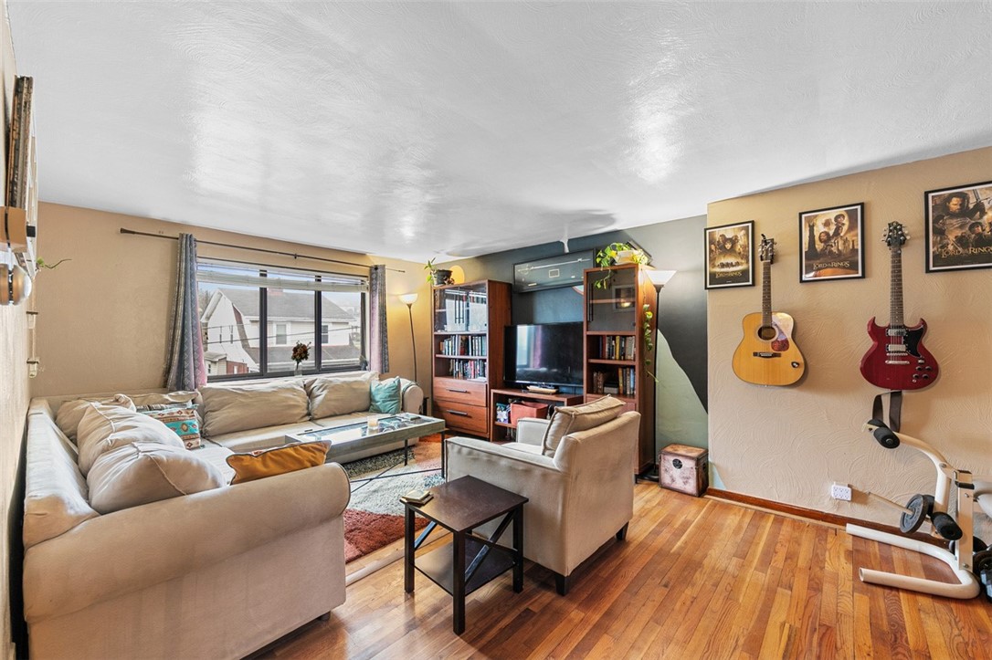 Overbrook, Pennsylvania 15234, United States, 2 Bedrooms Bedrooms, ,2 BathroomsBathrooms,Residential,Active,244899