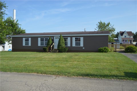 Mobile Home For Sale - 1245 12th St<br/> Taylor Twp, PA 16160