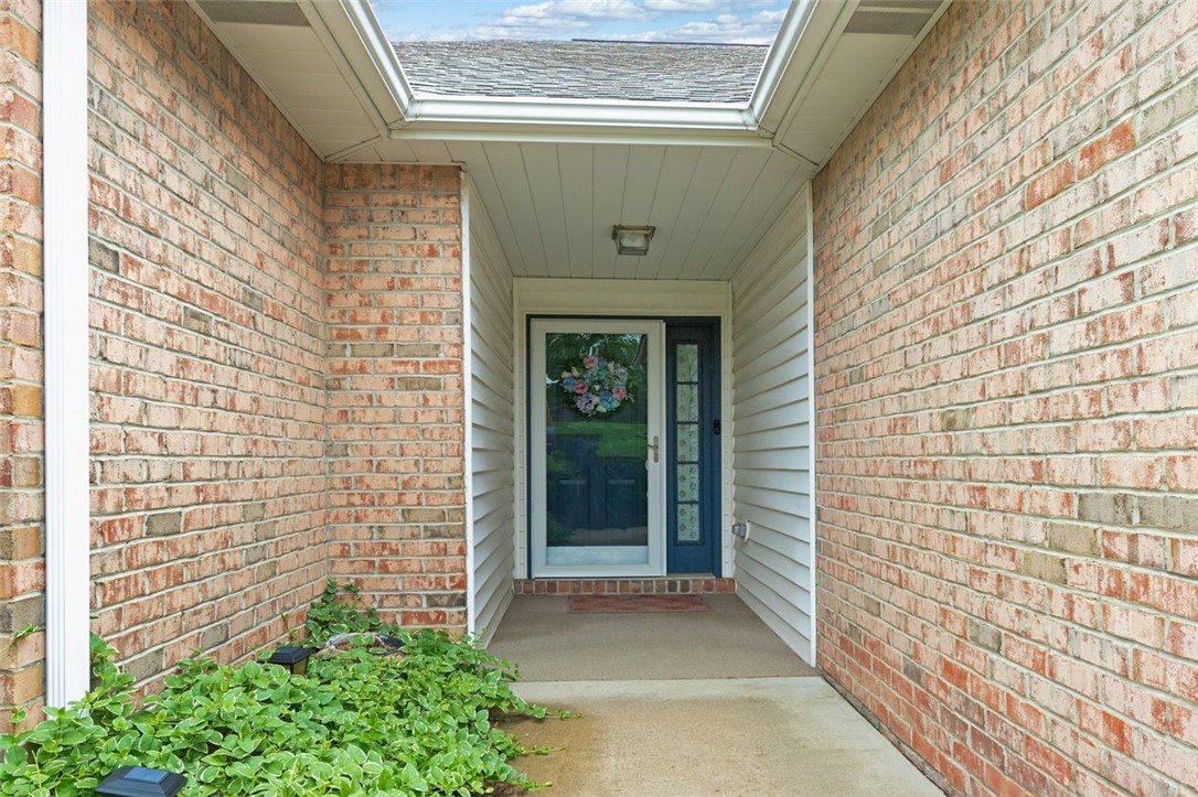 1002 Sunnyfield Court