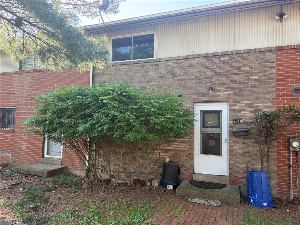 Photo 1 of 43 — 2510 Park Hill Dr, East Hills, PA 15221