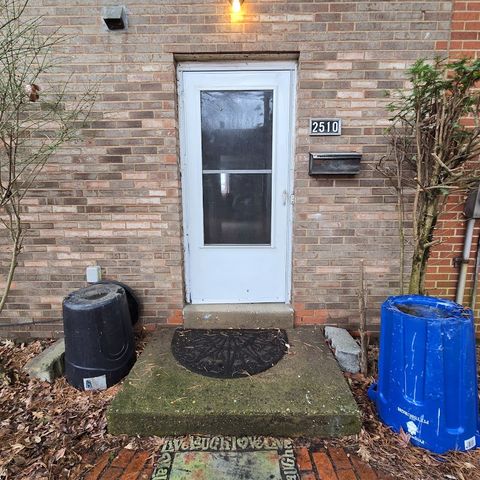 2510 Park Hill Dr East Hills PA 15221