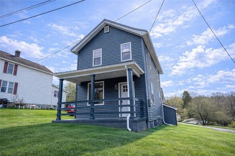 Photo of 242 Dickens St, Latrobe, PA 15650 (MLS # 1746520)