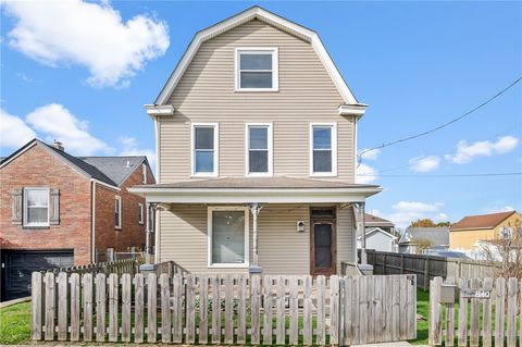 Photo of 840 7th St, Verona, PA 15147 (MLS # 1728971)