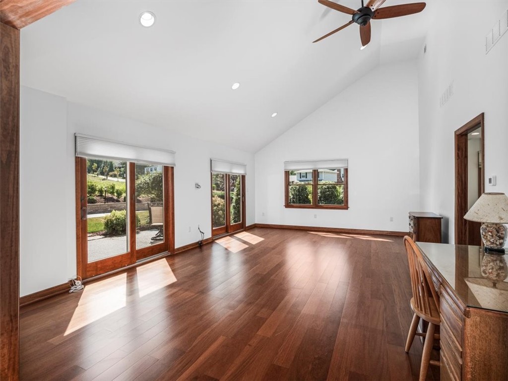 Pittsburgh, Pennsylvania, 15241, United States, 4 Bedrooms Bedrooms, ,5 BathroomsBathrooms,Residential,Active,1926915