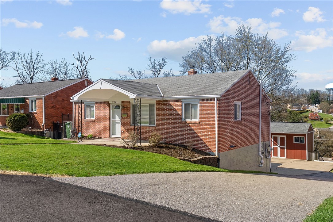 242 Castle Rd