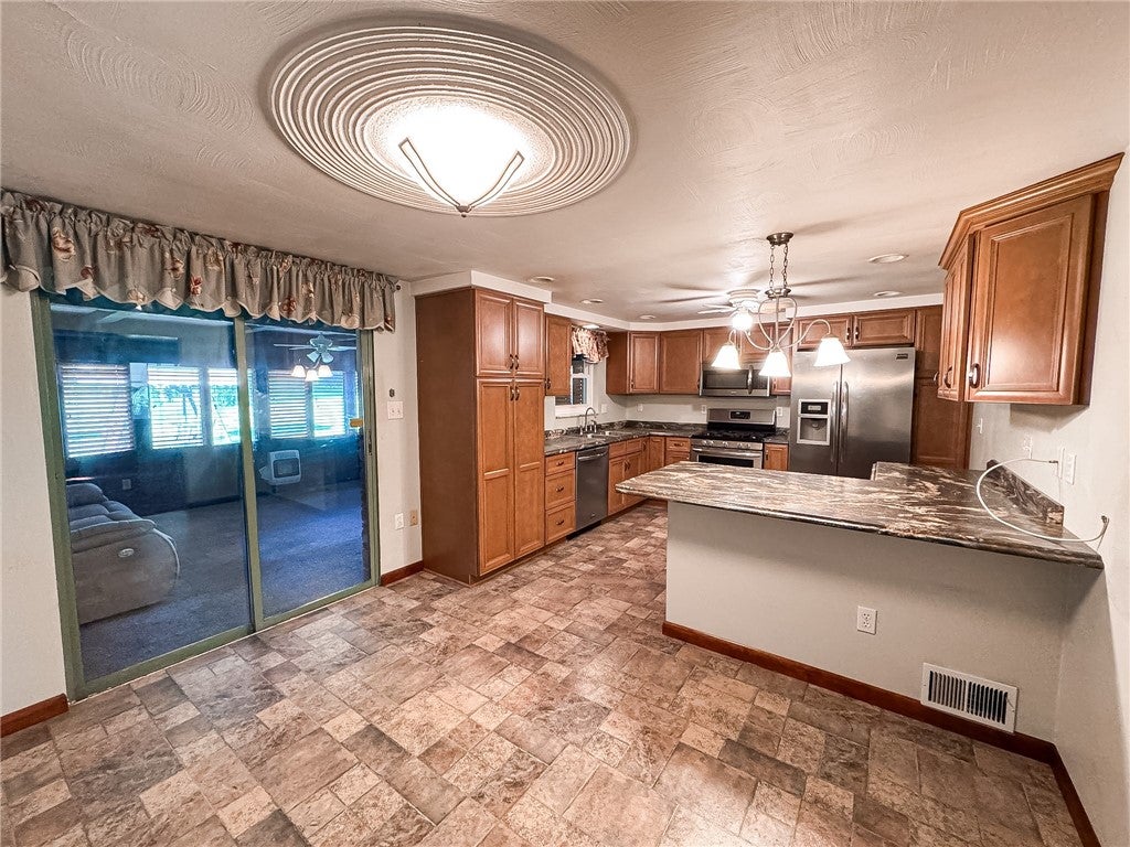 892 Locust Dr