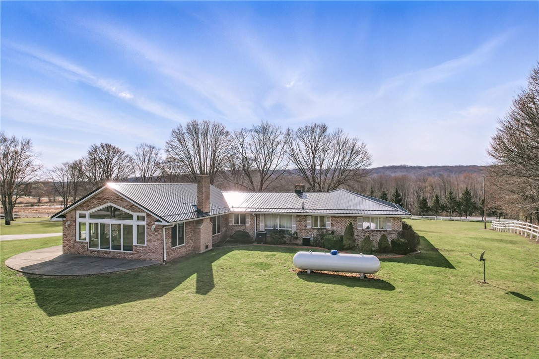 Hempfield Twp - Mer, Pennsylvania 16125, United States, 3 Bedrooms Bedrooms, ,4 BathroomsBathrooms,Residential,Active,97669