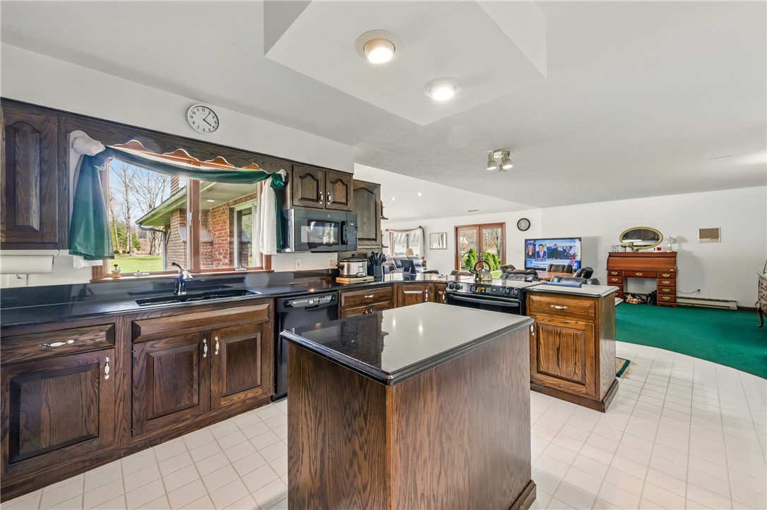 Hempfield Twp - Mer, Pennsylvania 16125, United States, 3 Bedrooms Bedrooms, ,4 BathroomsBathrooms,Residential,Active,97669