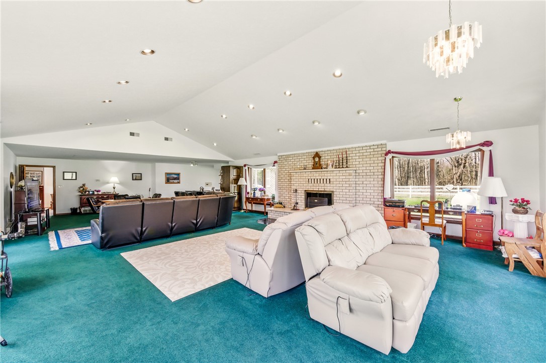 Hempfield Twp - Mer, Pennsylvania 16125, United States, 3 Bedrooms Bedrooms, ,4 BathroomsBathrooms,Residential,Active,97669