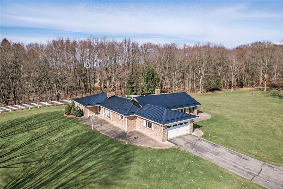 Hempfield Twp - Mer, Pennsylvania 16125, United States, 3 Bedrooms Bedrooms, ,4 BathroomsBathrooms,Residential,Active,97669