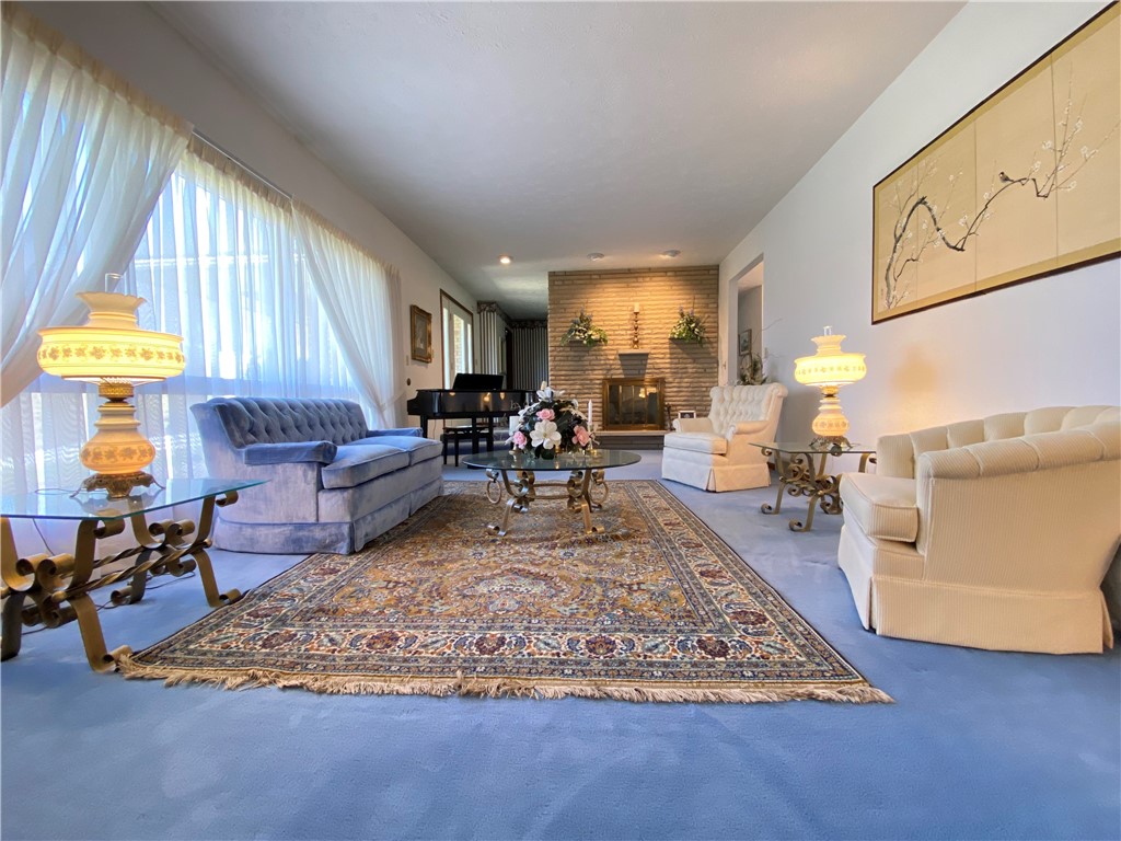 Hempfield Twp - Mer, Pennsylvania 16125, United States, 3 Bedrooms Bedrooms, ,4 BathroomsBathrooms,Residential,Active,97669