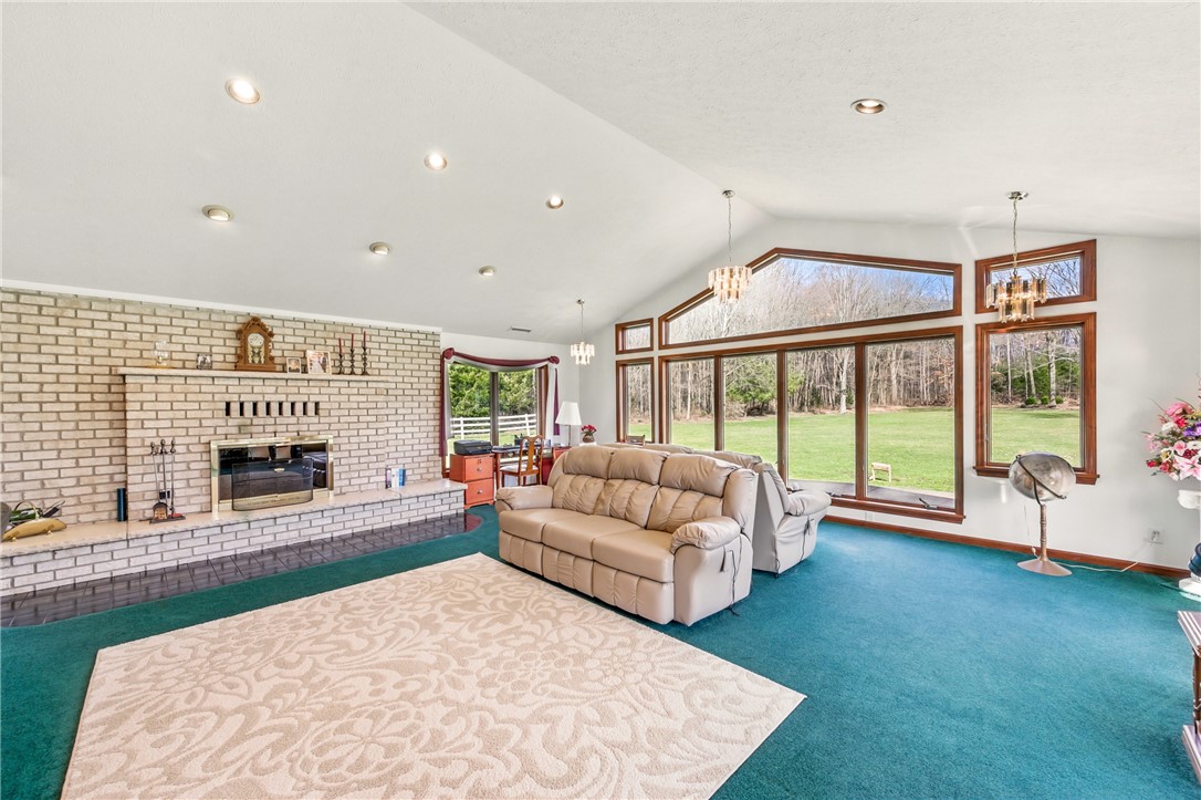 Hempfield Twp - Mer, Pennsylvania 16125, United States, 3 Bedrooms Bedrooms, ,4 BathroomsBathrooms,Residential,Active,97669