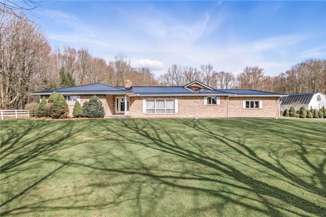 Hempfield Twp - Mer, Pennsylvania 16125, United States, 3 Bedrooms Bedrooms, ,4 BathroomsBathrooms,Residential,Active,97669