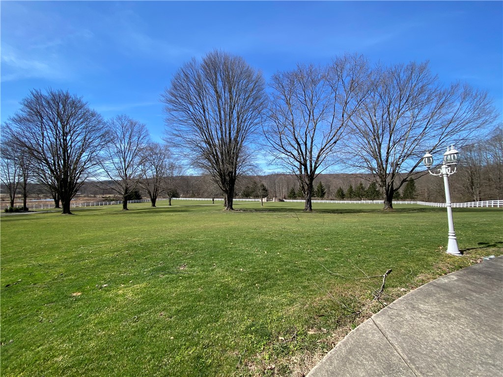 Hempfield Twp - Mer, Pennsylvania 16125, United States, 3 Bedrooms Bedrooms, ,4 BathroomsBathrooms,Residential,Active,97669