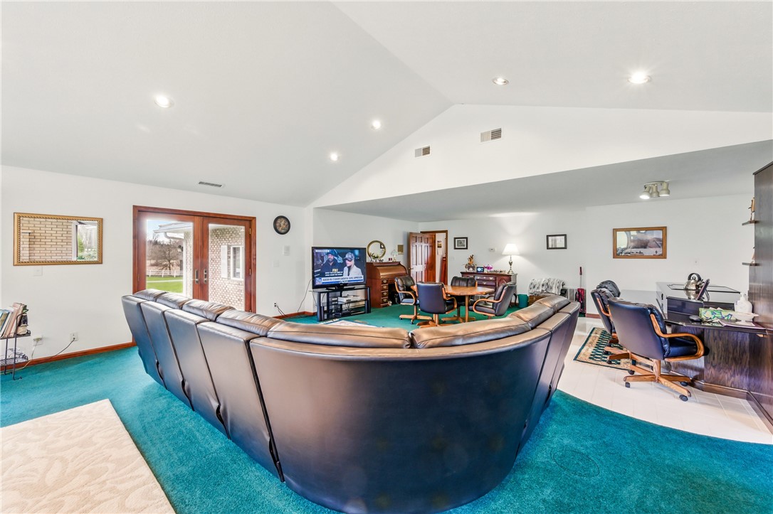 Hempfield Twp - Mer, Pennsylvania 16125, United States, 3 Bedrooms Bedrooms, ,4 BathroomsBathrooms,Residential,Active,97669