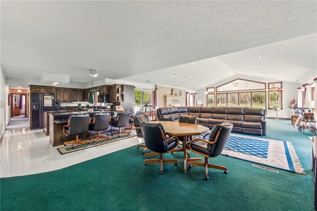 Hempfield Twp - Mer, Pennsylvania 16125, United States, 3 Bedrooms Bedrooms, ,4 BathroomsBathrooms,Residential,Active,97669