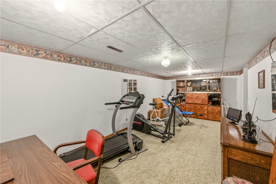 Hempfield Twp - Mer, Pennsylvania 16125, United States, 3 Bedrooms Bedrooms, ,4 BathroomsBathrooms,Residential,Active,97669