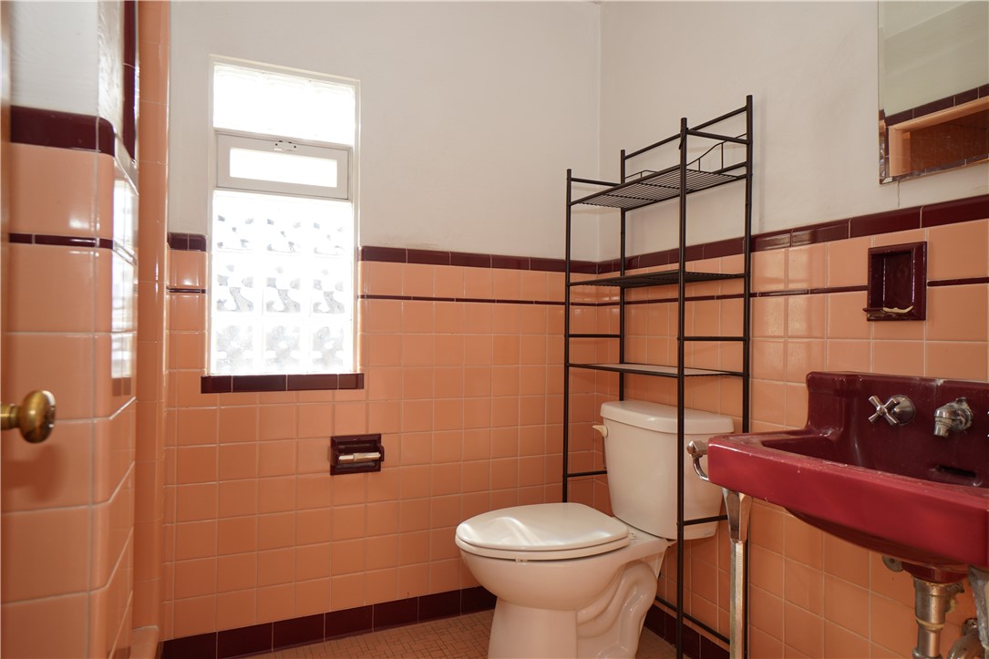 Castle Shannon, Pennsylvania 15234, United States, 3 Bedrooms Bedrooms, ,3 BathroomsBathrooms,Residential,Contingent,100792