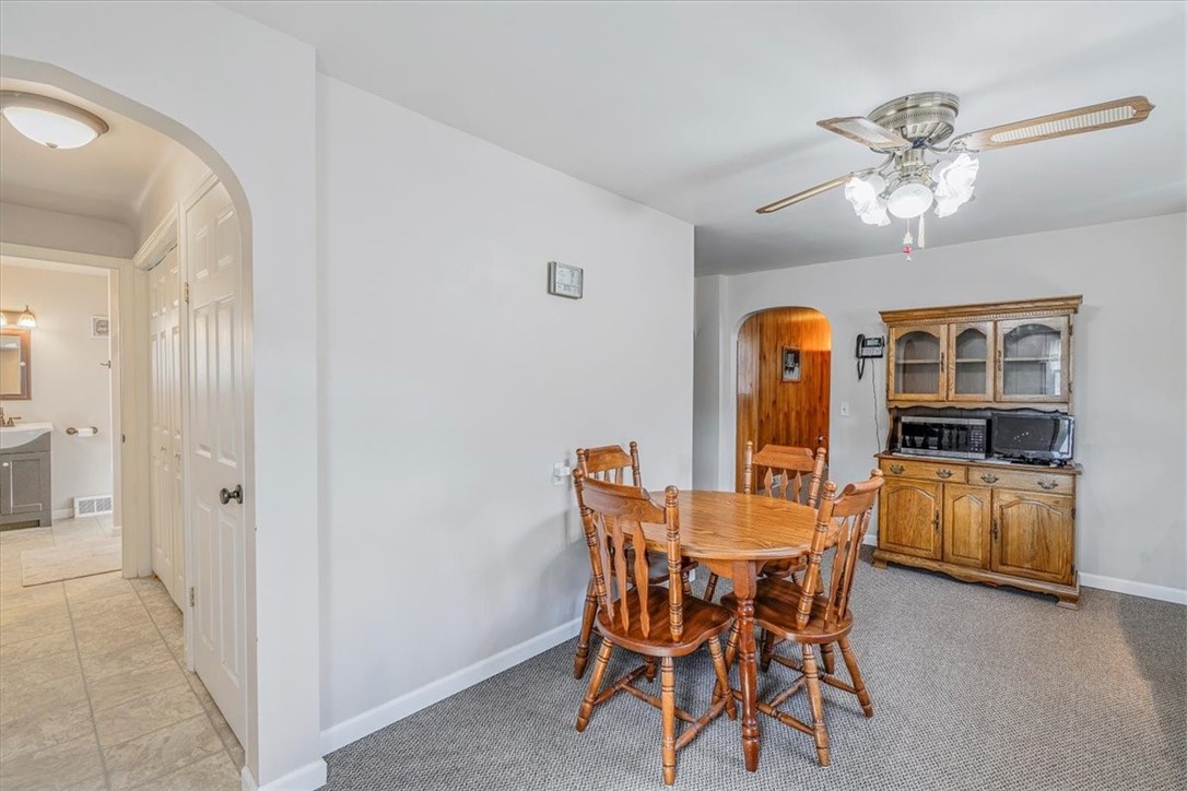 Greensboro, Pennsylvania 15338, United States, 3 Bedrooms Bedrooms, ,2 BathroomsBathrooms,Residential,Contingent,206743