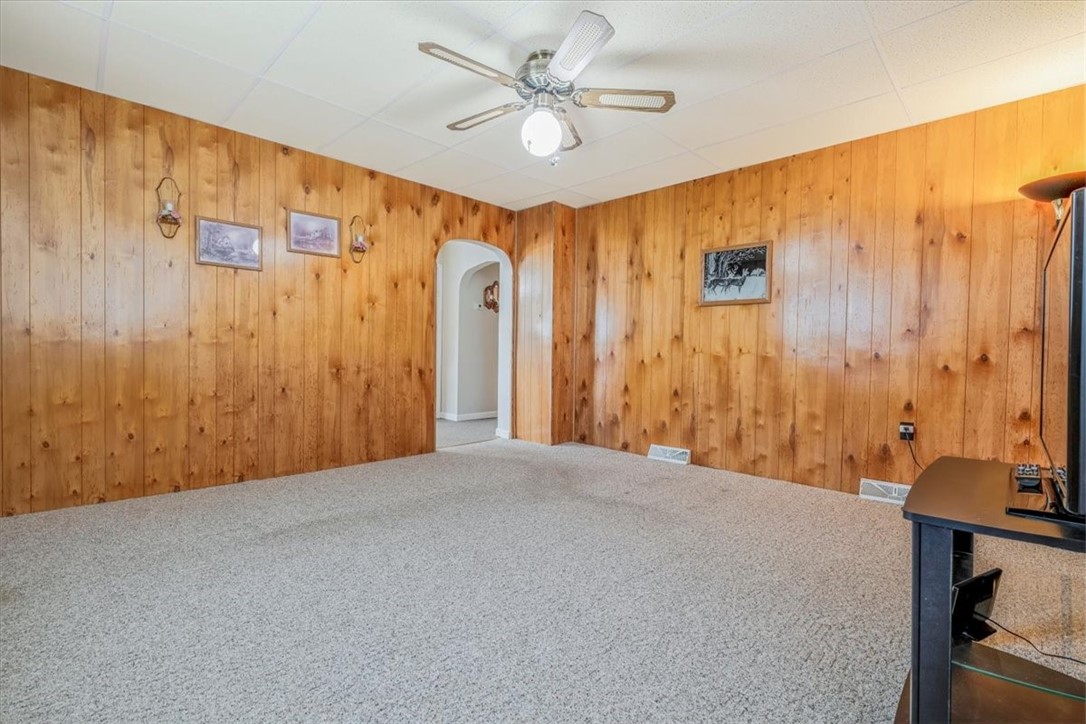 Greensboro, Pennsylvania 15338, United States, 3 Bedrooms Bedrooms, ,2 BathroomsBathrooms,Residential,Contingent,206743