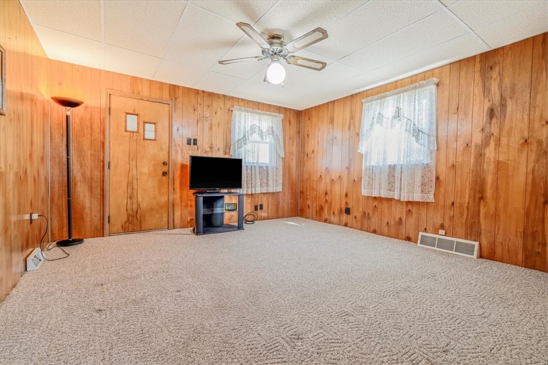 Greensboro, Pennsylvania 15338, United States, 3 Bedrooms Bedrooms, ,2 BathroomsBathrooms,Residential,Contingent,206743