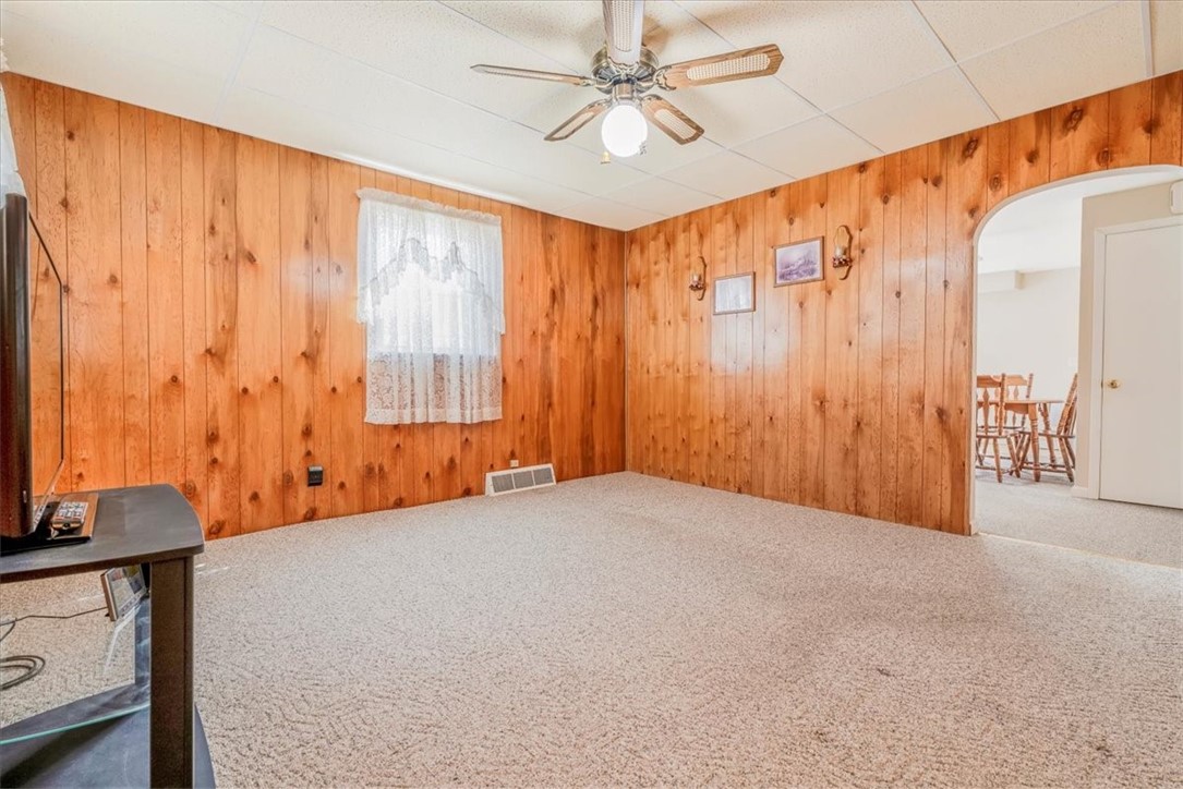 Greensboro, Pennsylvania 15338, United States, 3 Bedrooms Bedrooms, ,2 BathroomsBathrooms,Residential,Contingent,206743