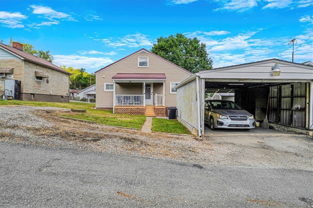 Greensboro, Pennsylvania 15338, United States, 3 Bedrooms Bedrooms, ,2 BathroomsBathrooms,Residential,Contingent,206743