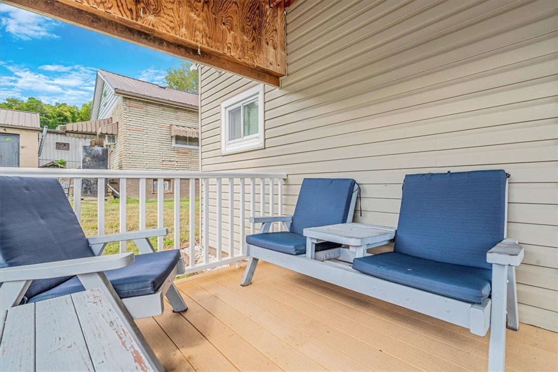 Greensboro, Pennsylvania 15338, United States, 3 Bedrooms Bedrooms, ,2 BathroomsBathrooms,Residential,Contingent,206743