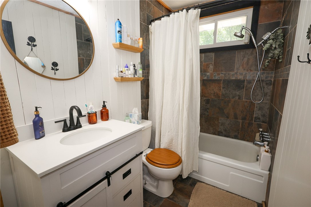 Greenville, Pennsylvania 16125, United States, 3 Bedrooms Bedrooms, ,2 BathroomsBathrooms,Residential,Active,158665