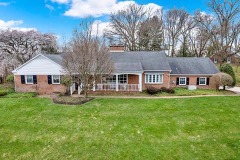 Photo for 735 Laurel Dr