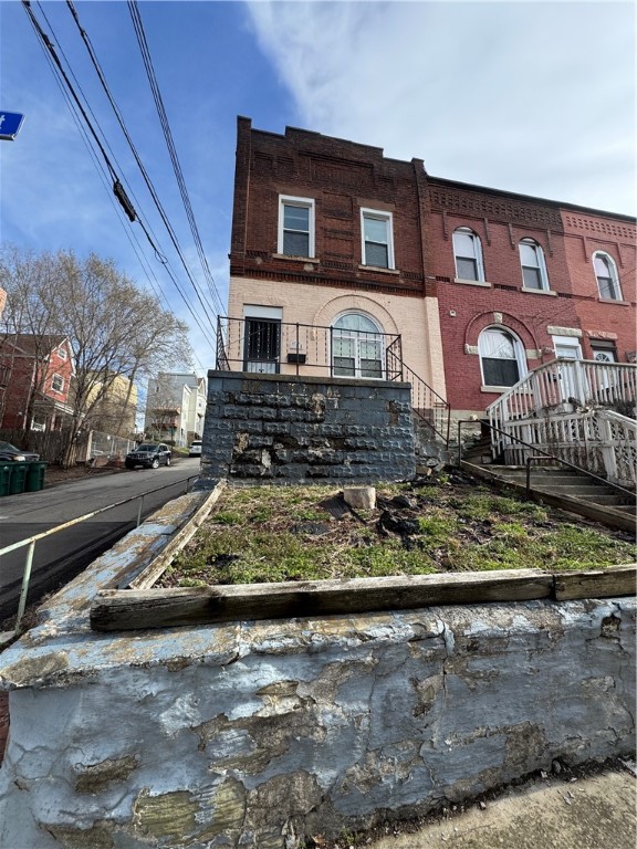 301 Lawn St St, Oakland, Pennsylvania image 1
