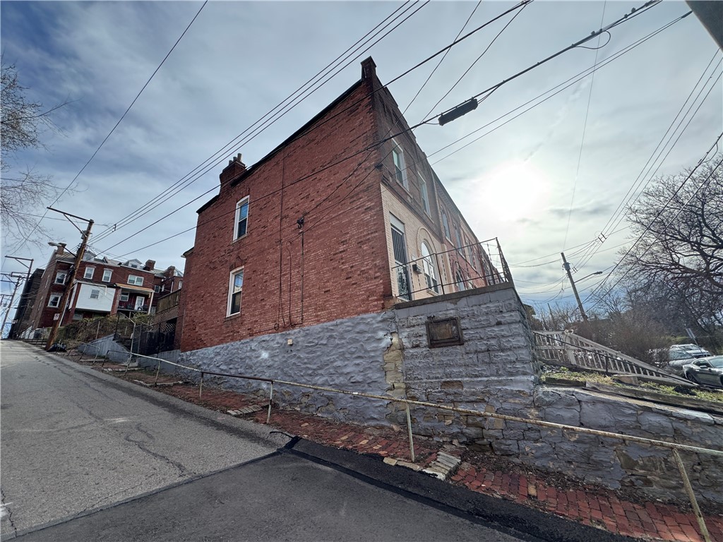 301 Lawn St St, Oakland, Pennsylvania image 3