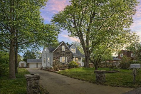 Photo of 1325 Parkway Rd, Pittsburgh, PA 15237 (MLS # 1743208)