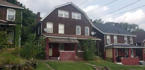 Photo of 453 Ohio Ave, Midland, PA 15059 (MLS # 1735764)