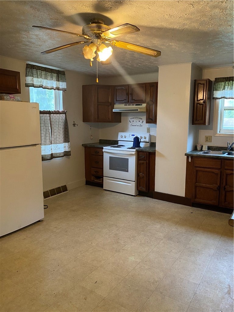 125 Hopwood-Clsprg Rd