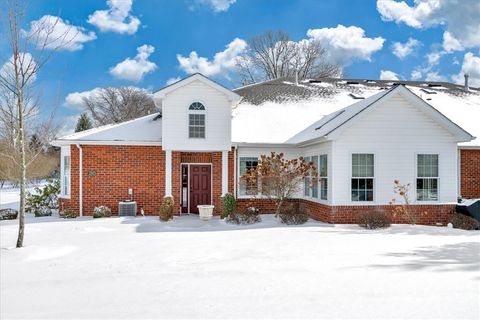 Photo of 2503 Eloquent Ln, Valencia, PA 16059 (MLS # 1737800)