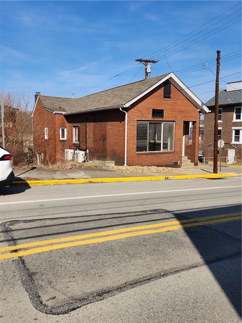 Photo of 333 Brinton Ave, Trafford, PA 15085 (MLS # 1746504)