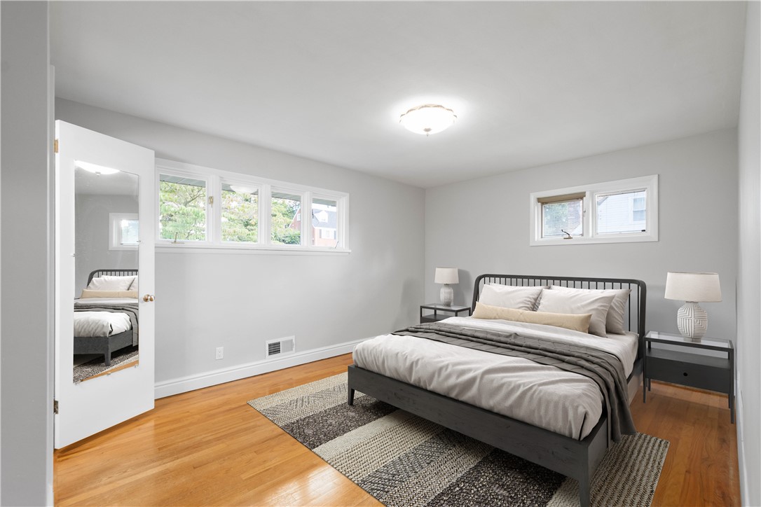 St Clair, Pennsylvania 15241, United States, 4 Bedrooms Bedrooms, ,3 BathroomsBathrooms,Residential,Active,200530