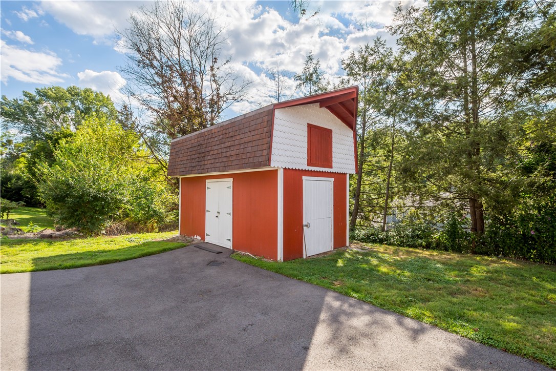 St Clair, Pennsylvania 15241, United States, 4 Bedrooms Bedrooms, ,3 BathroomsBathrooms,Residential,Active,200530