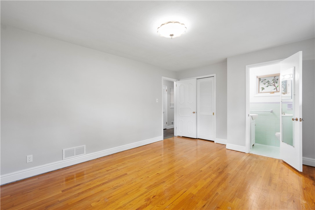 St Clair, Pennsylvania 15241, United States, 4 Bedrooms Bedrooms, ,3 BathroomsBathrooms,Residential,Active,200530