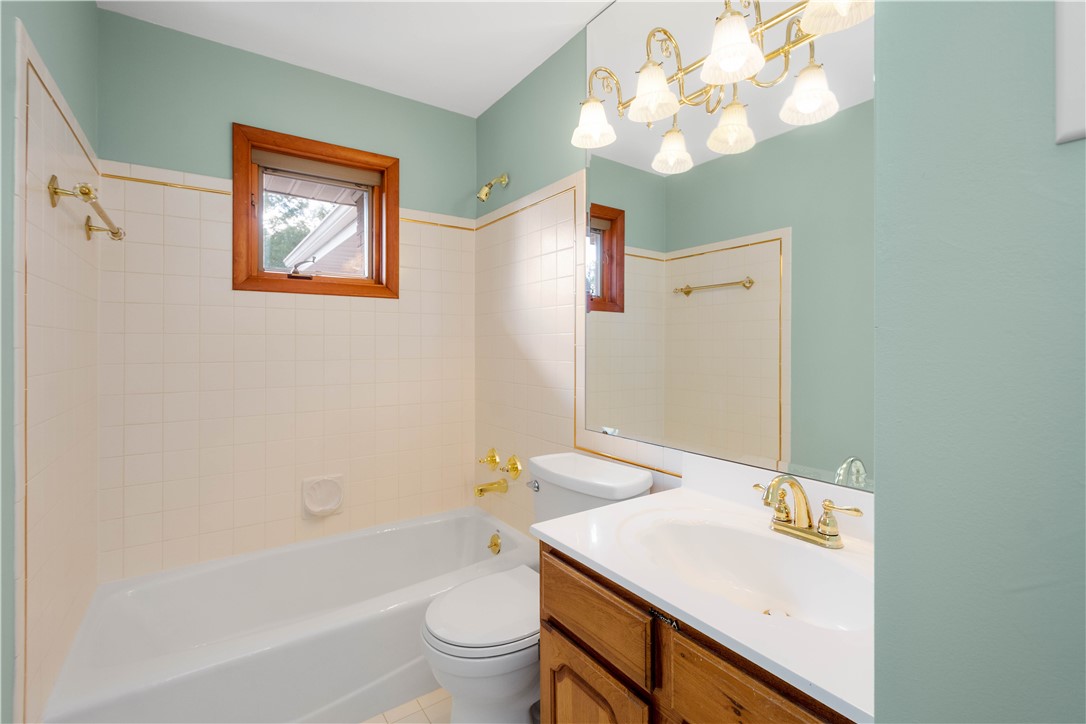 St Clair, Pennsylvania 15241, United States, 4 Bedrooms Bedrooms, ,3 BathroomsBathrooms,Residential,Active,200530